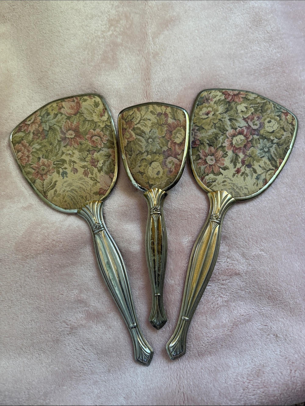 Vintage-Style Floral Hand Mirror Set in Pink and Cream